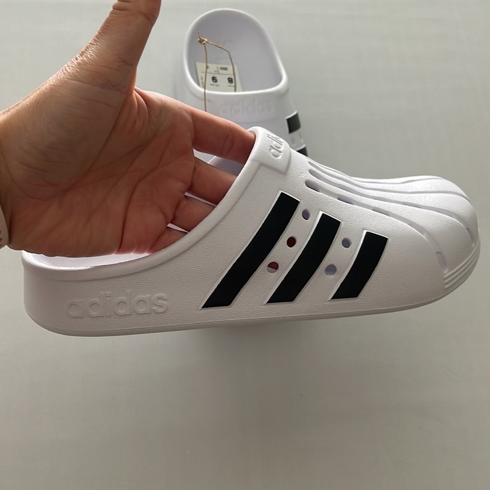(NWT) Adidas Adilette Unisex Clogs in White & Black, (9 Women’s) (8 Men’s) - Picture 6 of 17